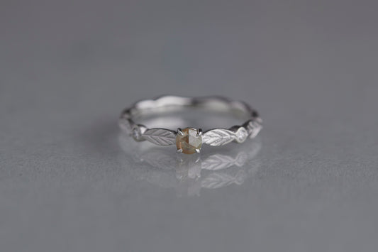 Bloom ring + diamond
