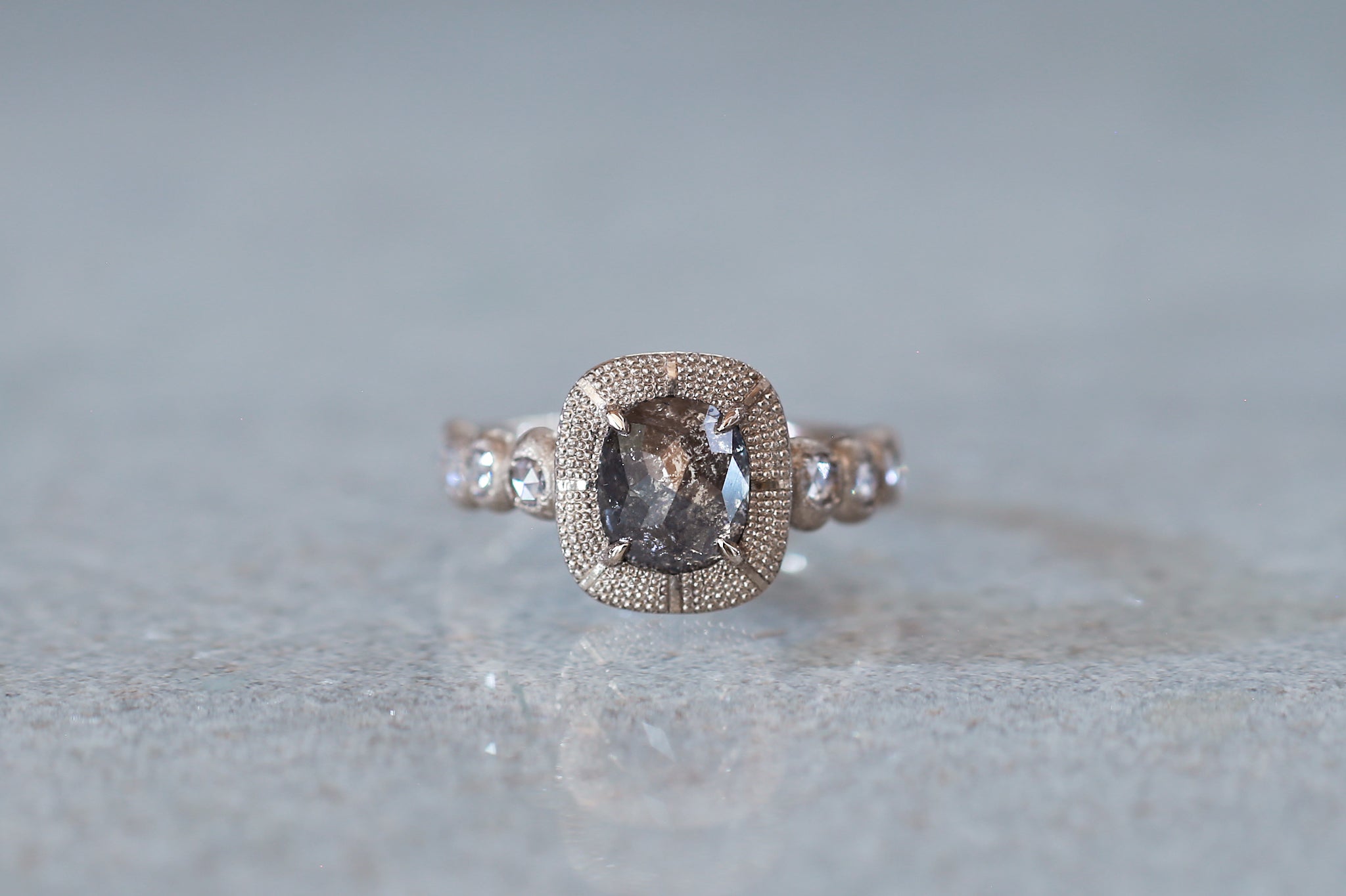 Pebble little ring+rose cut diamond