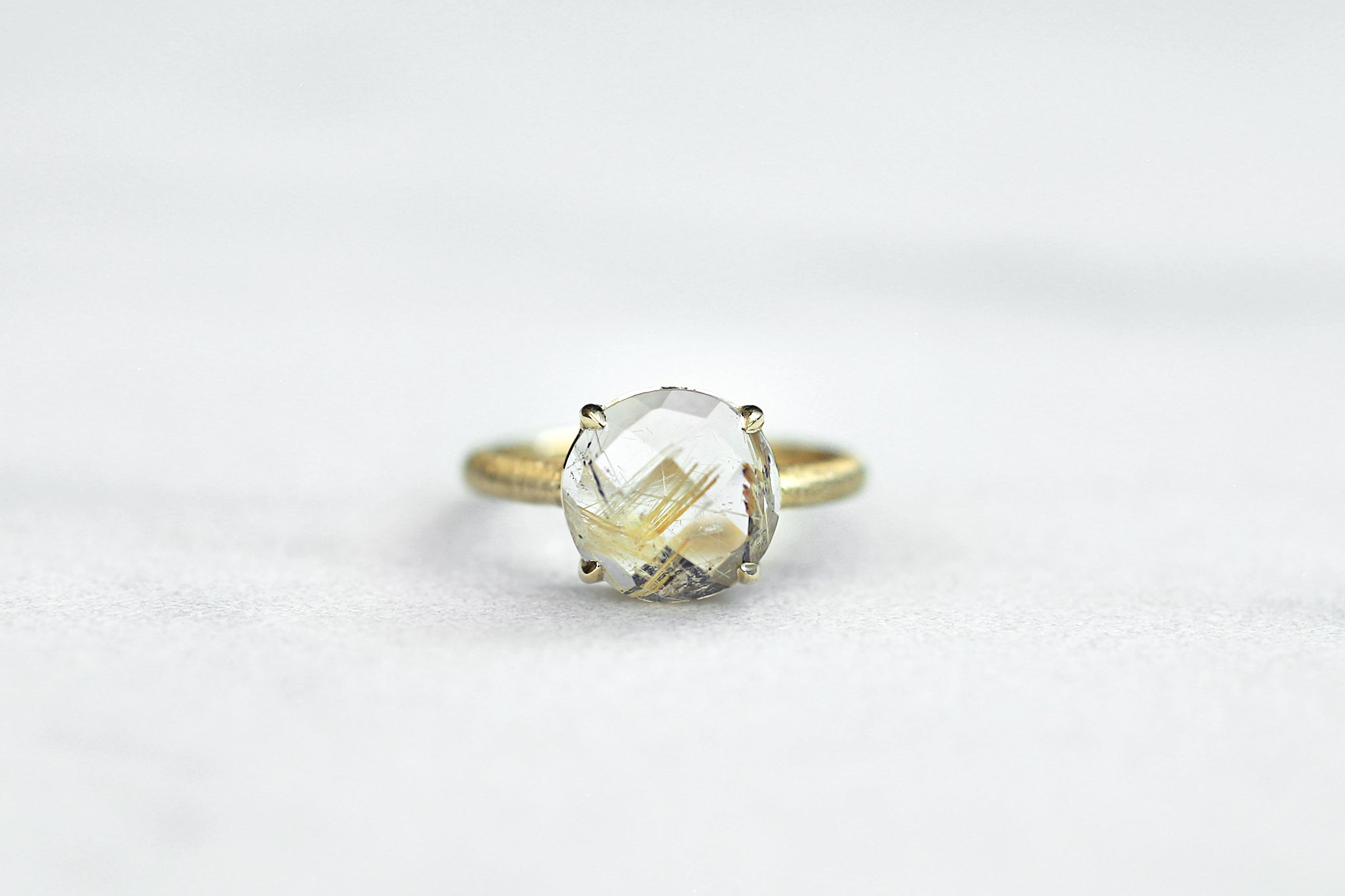 Gold rutile quartz ring – Ryui