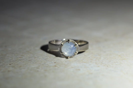 Bluegray sapphire ring