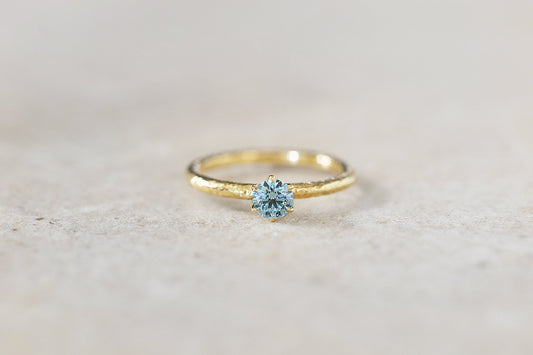 Twig + Ice blue diamond ring / K18