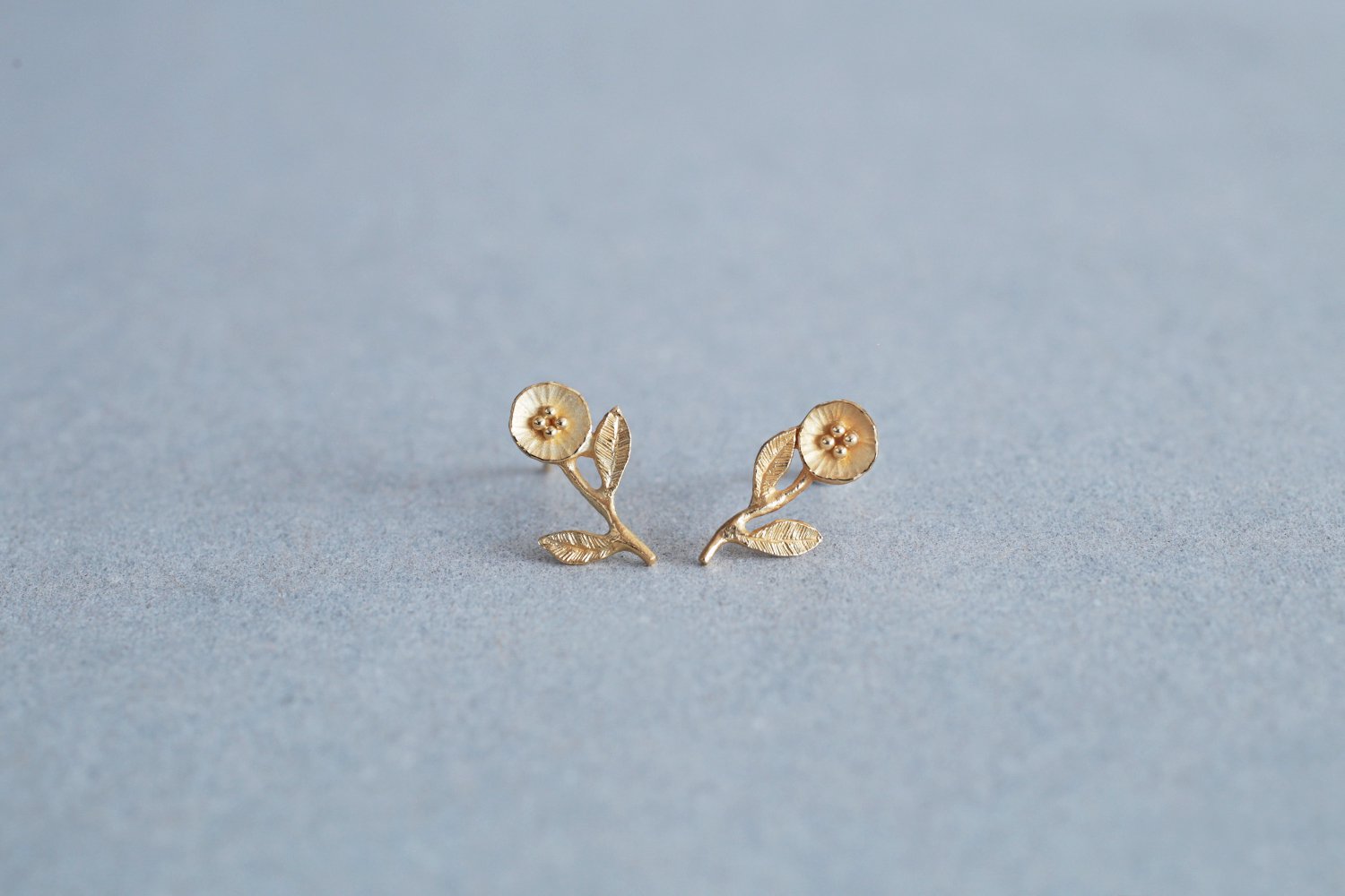 Petit flower earrings 