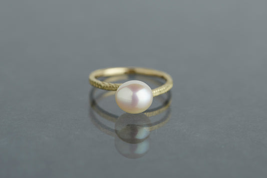 Unknown knowns line ring + pearl / K18