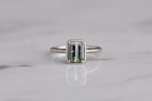 Bicolor tourmaline ring