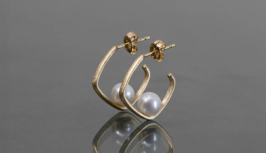 Syami stud earrings + pearl / K10・K18