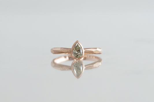 Rough cut ring + diamond ( mint )