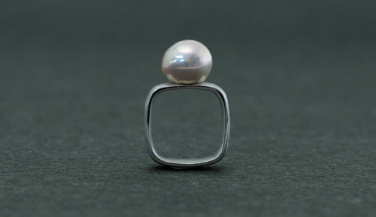 Syami ring + pearl / Silver