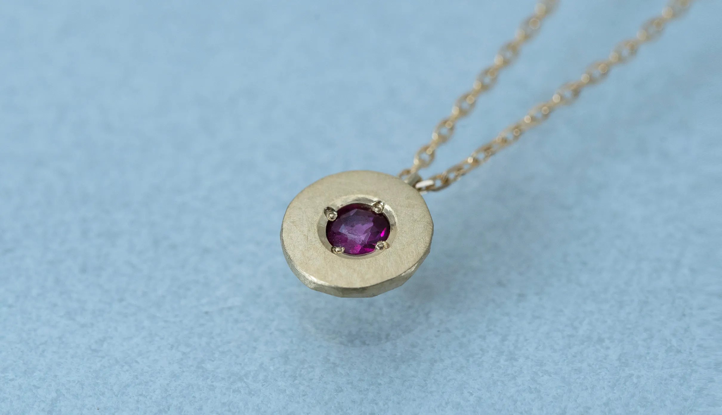 7月誕生石] Enfold ネックレス + ルビー– Ryui