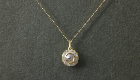 Cabochon cut diamond necklace / K18YG