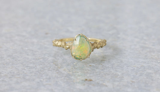 Whisper ring + opal