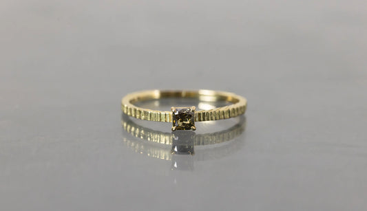 Unknown knowns line ring + diamond (dark brown)
