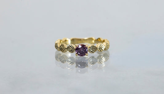 Leaf little ring + color change garnet
