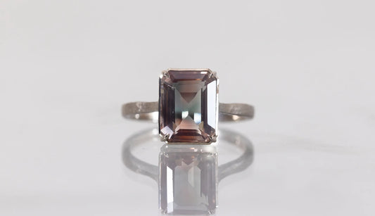 Bicolor oregon sunstone ring
