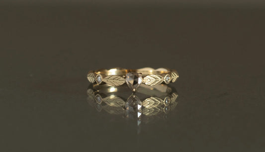 Bloom ring + diamond (light brown)