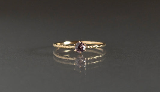 Twig ring + sapphire ( purple pink )
