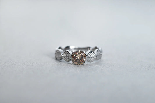Leaf ring + diamond (brown)