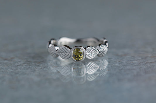 Leaf ring + diamond