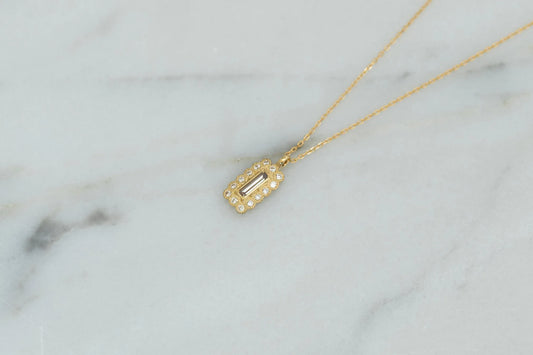 Baguette cut diamond necklace (light brown)