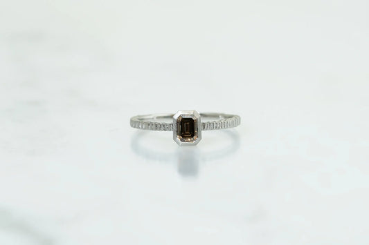 Unknown knowns line ring + diamond (brown)