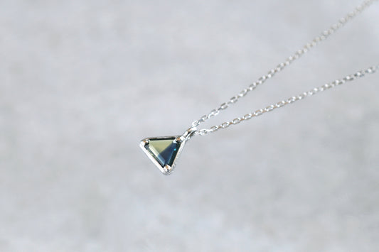 Bicolor sapphire necklace
