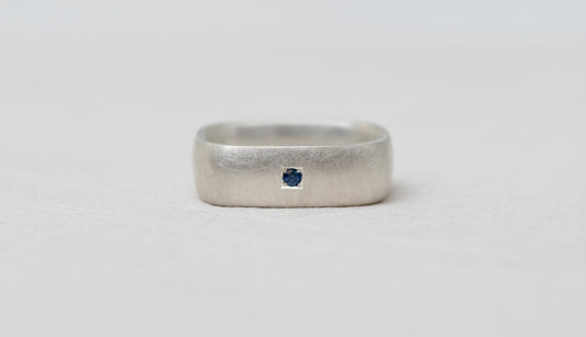 Syami ring + sapphire / Silver