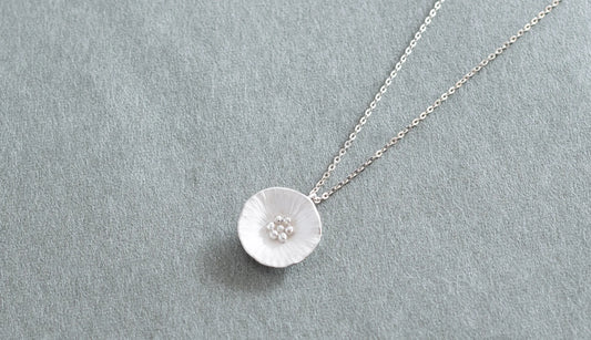 Flower necklace / Silver
