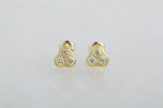 Petit square diamonds earrings