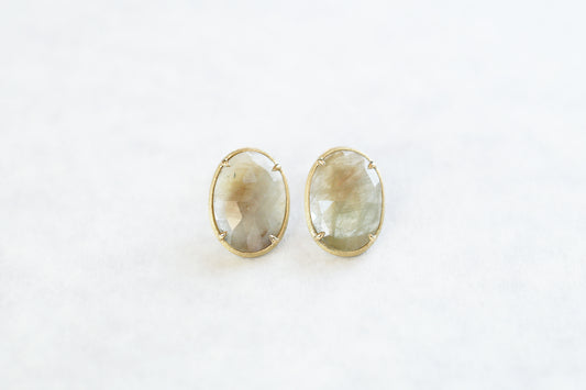 Beige sapphire earrings