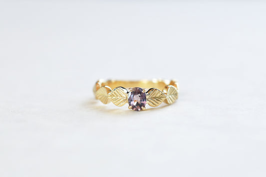 Leaf ring + color change sapphire