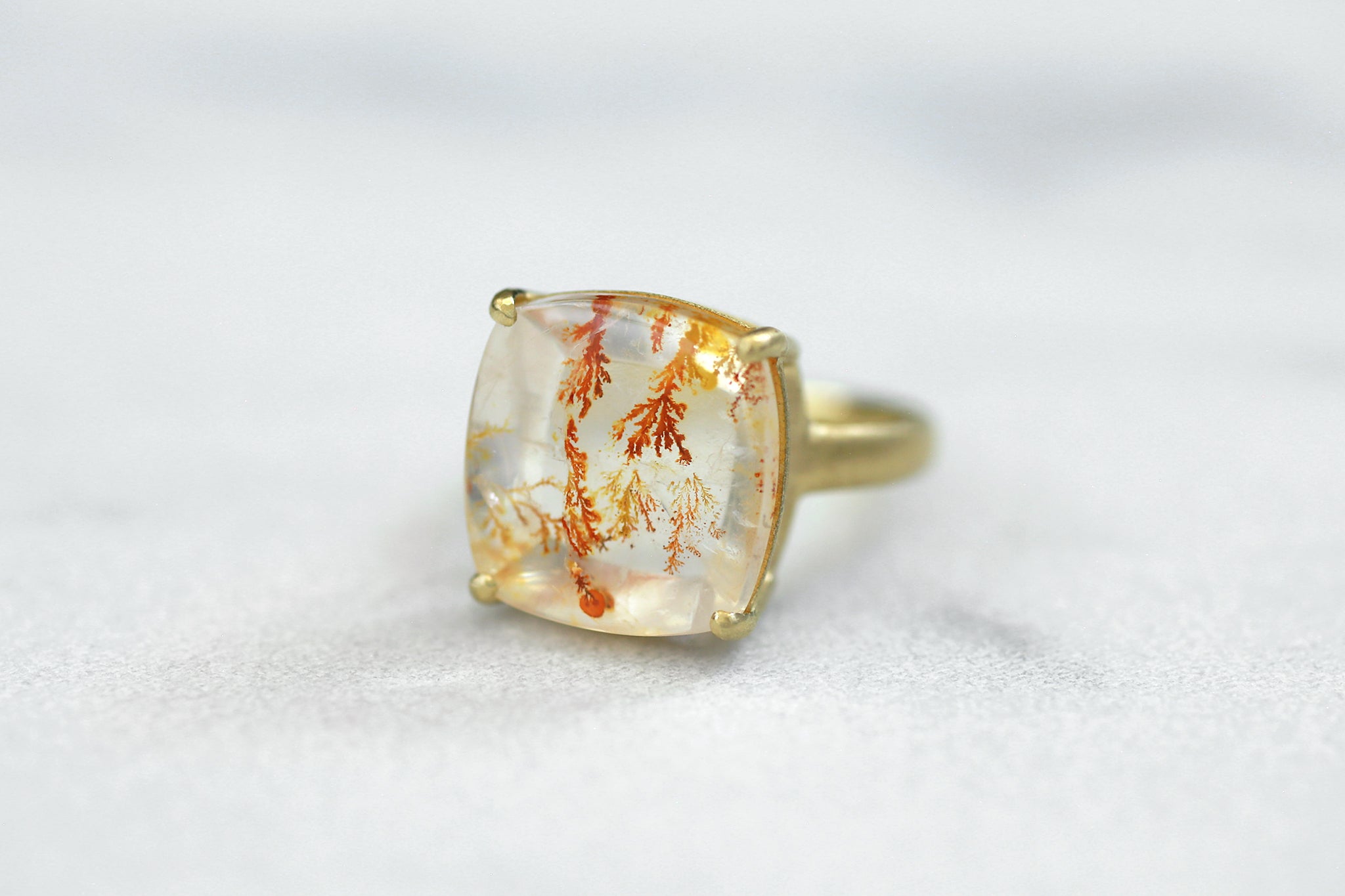 Red dendritic quartz ring – Ryui