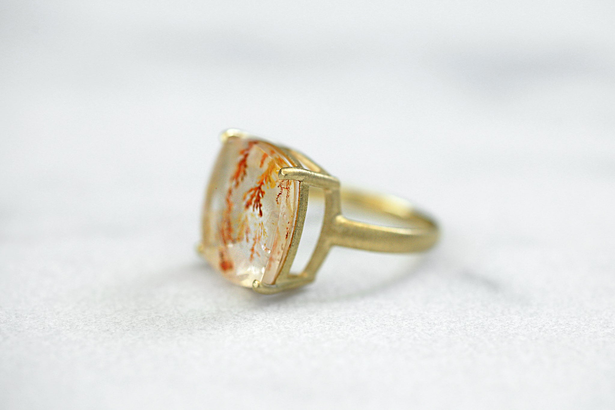 Red dendritic quartz ring – Ryui