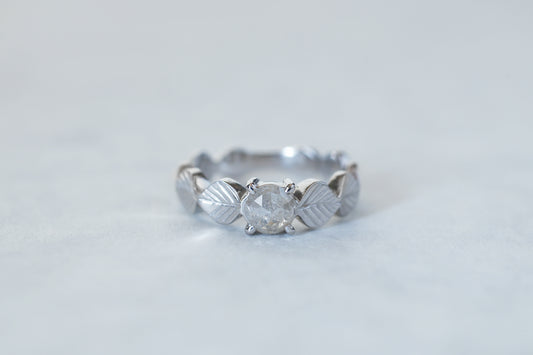 Leaf ring + rosecut diamond ( light gray ) / Pt900