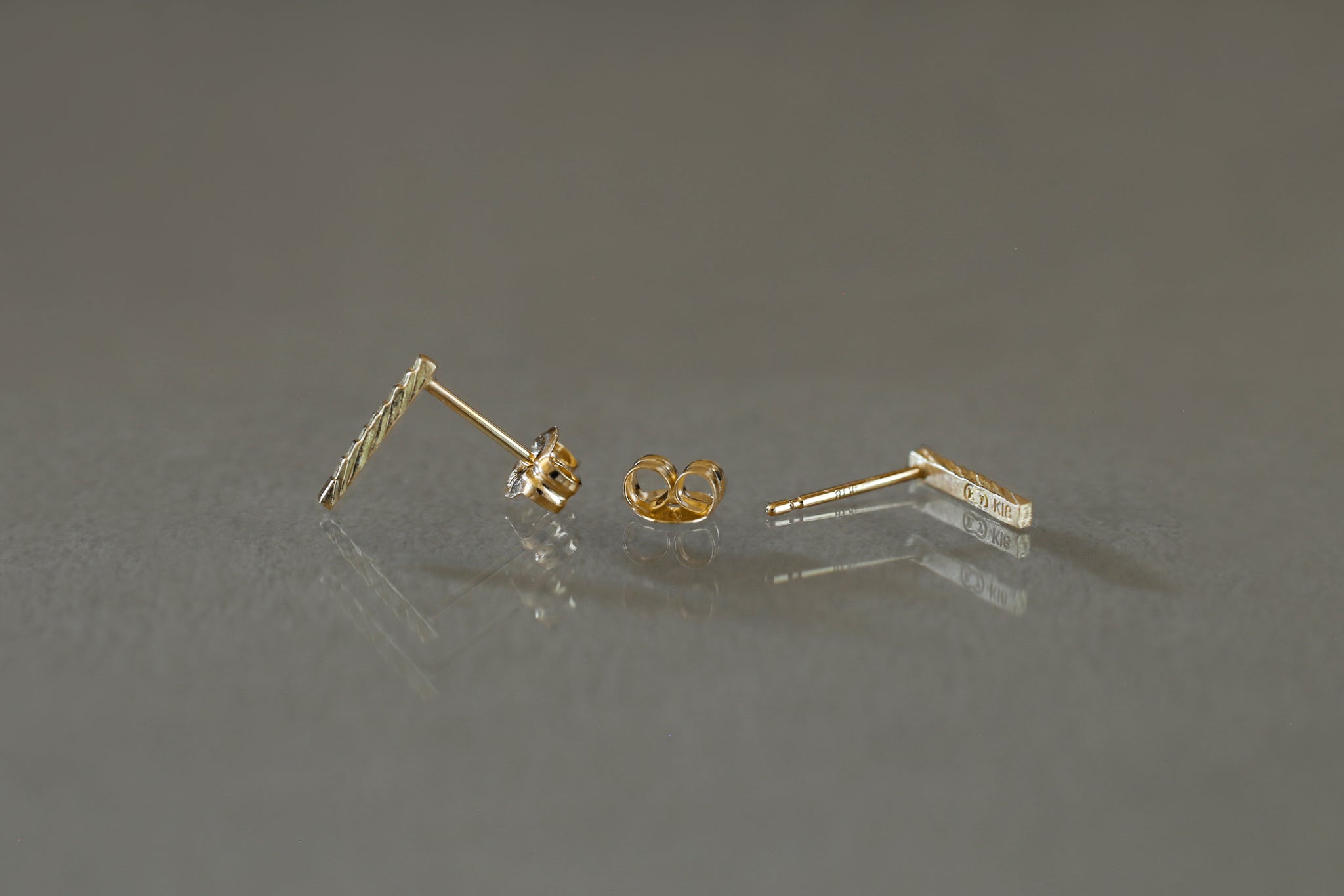 アクセサリー Ryui Unknown knowns line earrings Unknown knowns line ピアス– Ryui