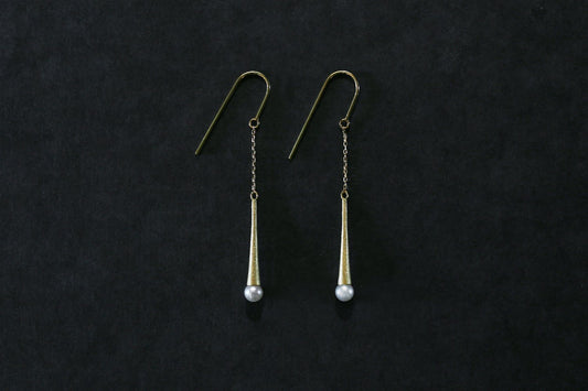Raindrop pearl earrings / K18
