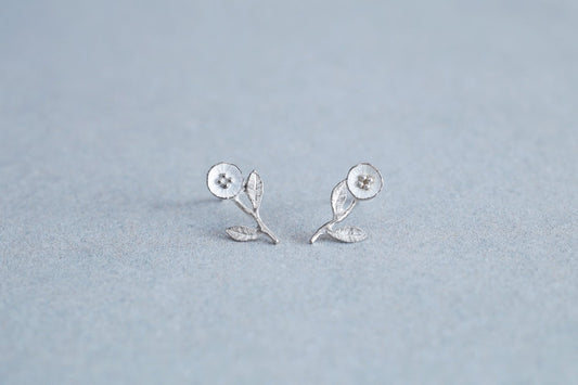 Petit flower earrings " ひと枝 " / Silver