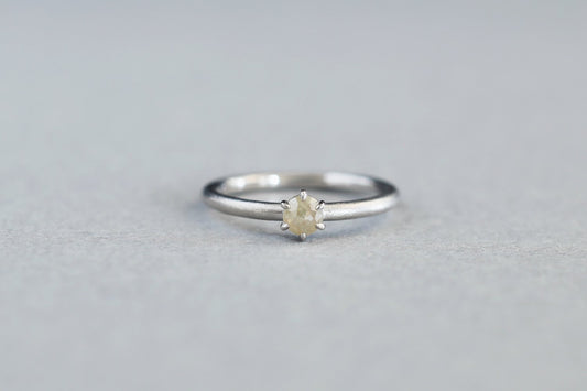 Norme ring + rosecut diamond ( White )