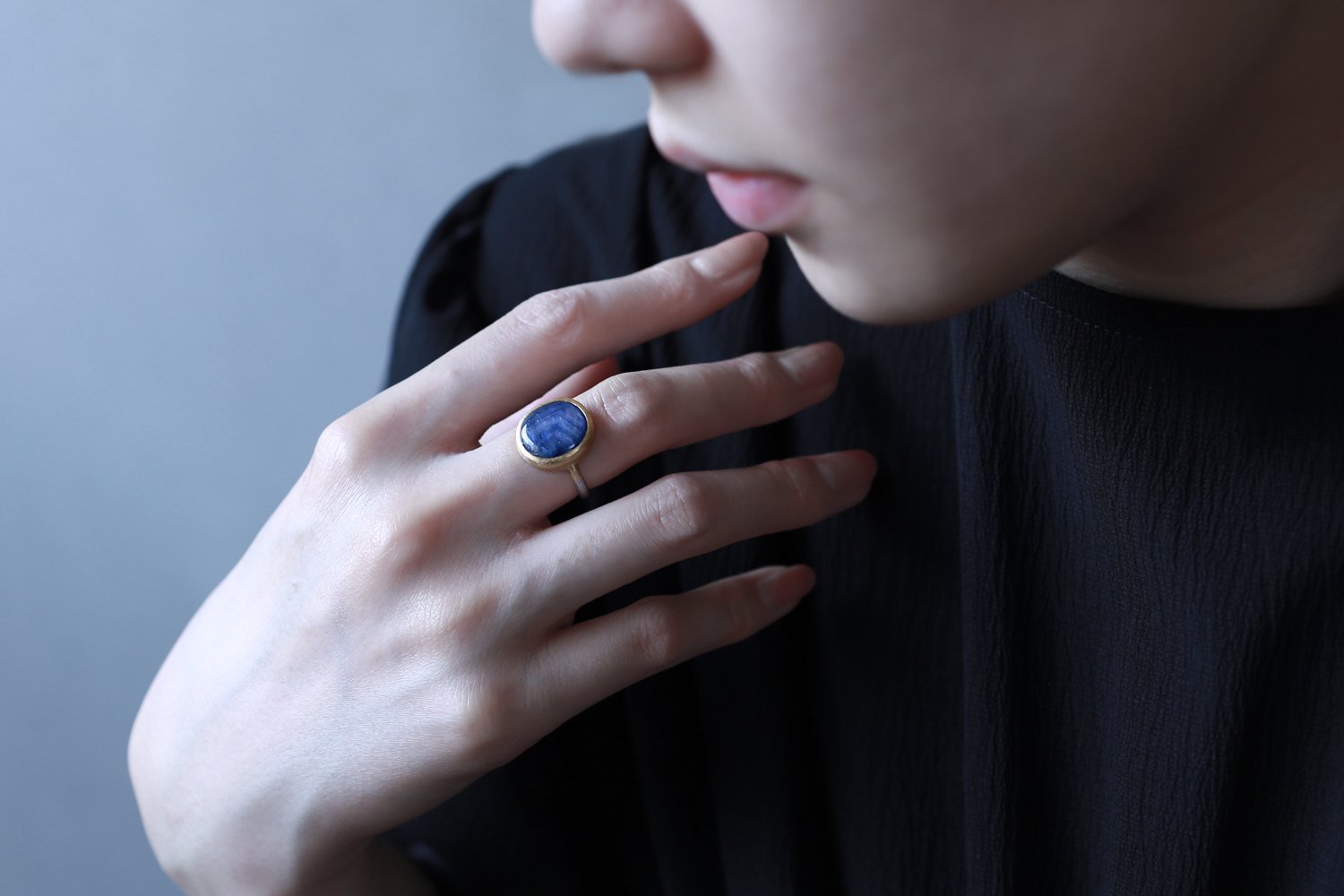 Growth lines sapphire ring – Ryui