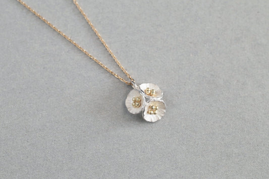 Petit flower necklace " 小さなお花3つ " / mix