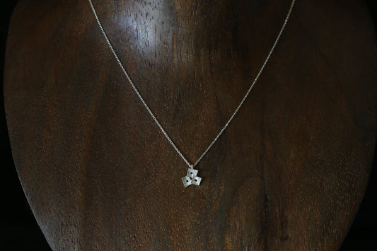 Akiraka necklace / Silver