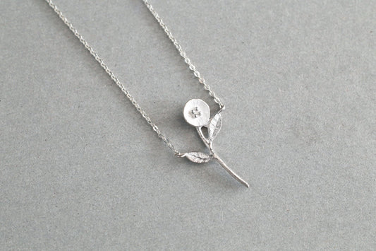 Petit flower necklace " ひと枝 " / Silver