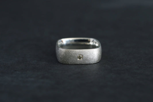 Syami ring + olive diamond