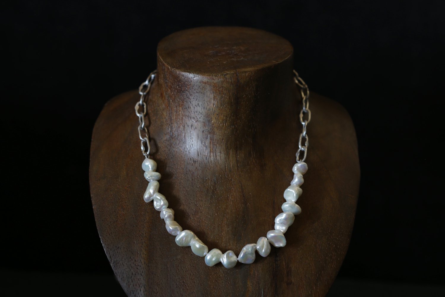 White pearl + chain necklace ( baroque ) Ryui