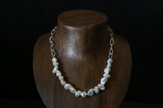 White pearl + chain necklace ( baroque )