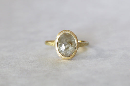 Coat gray sapphire ring
