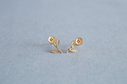 Petit flower earrings " ひと枝 " / K18