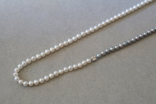 Gray & white bicolor pearl necklace